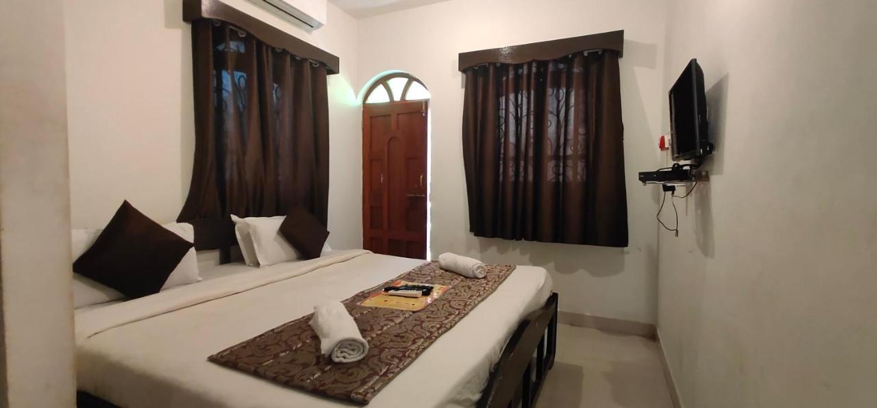 Rj14 Accommodations At Baga Beach Exterior foto