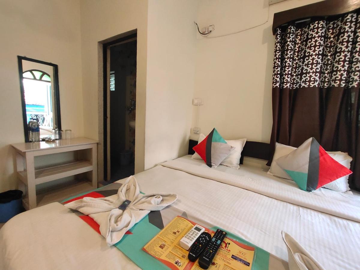 Rj14 Accommodations At Baga Beach Exterior foto