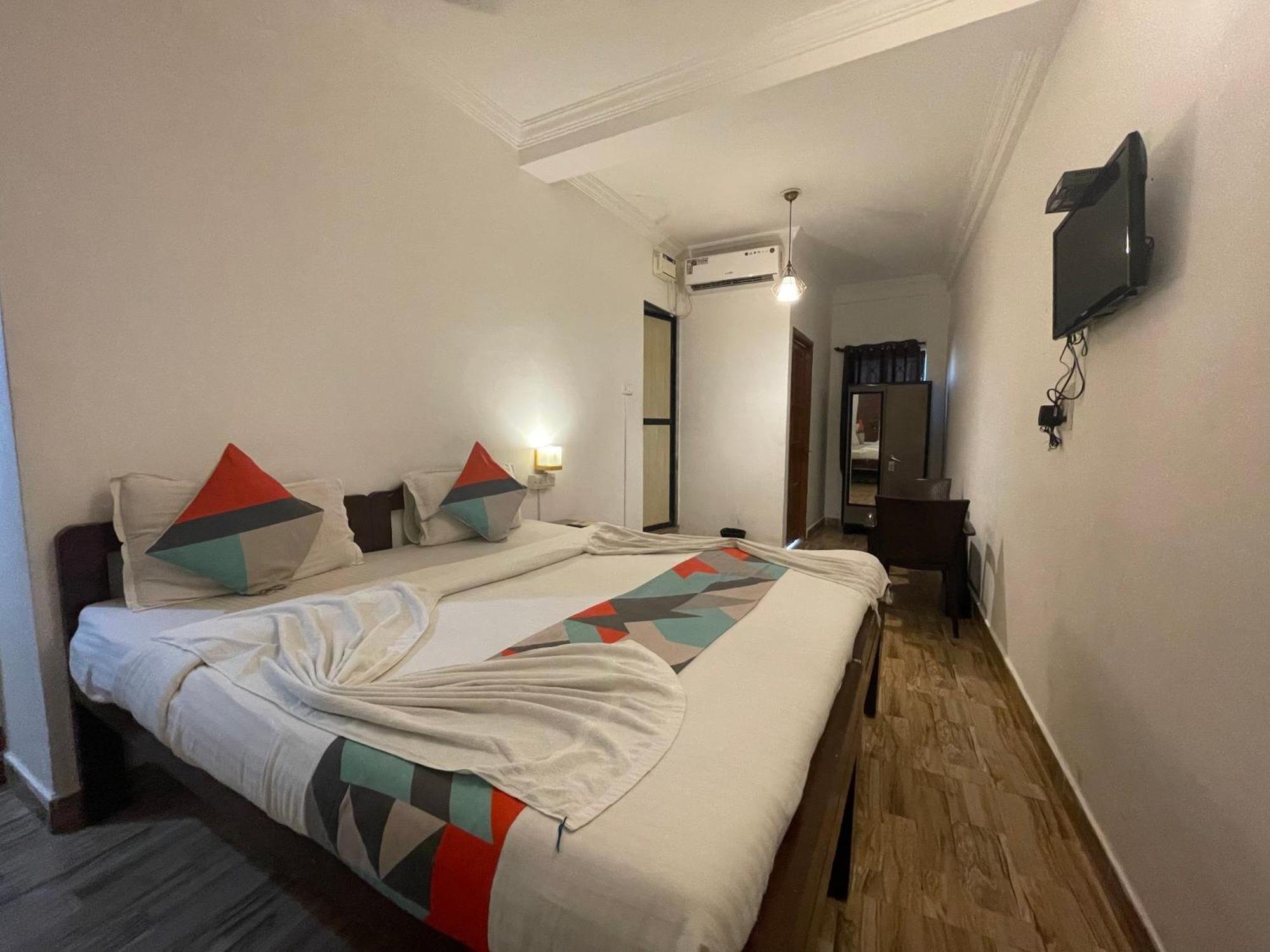 Rj14 Accommodations At Baga Beach Exterior foto